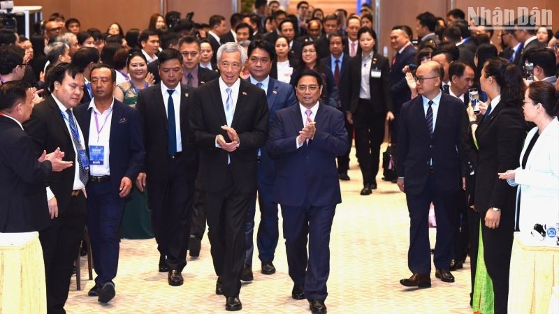  Thúc đẩy quan hệ hợp tác kinh tế, thương mại và đầu tư Việt Nam-Singapore lên tầm cao mới 