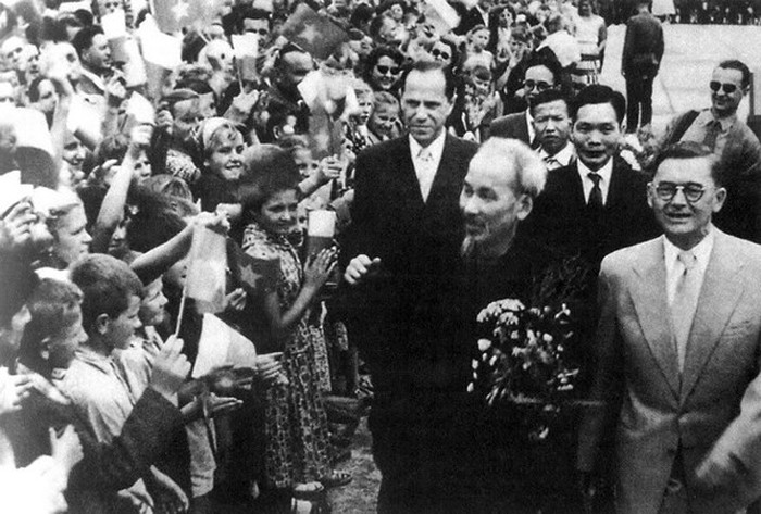 Tư tưởng Hồ Chí Minh về phát triển quan hệ quốc tế trong kỷ nguyên mới