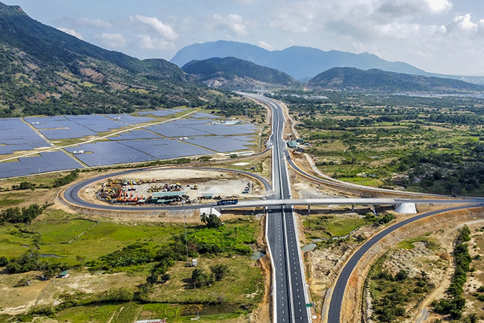 Những tuyến giao thông huyết mạch nhìn từ trên cao