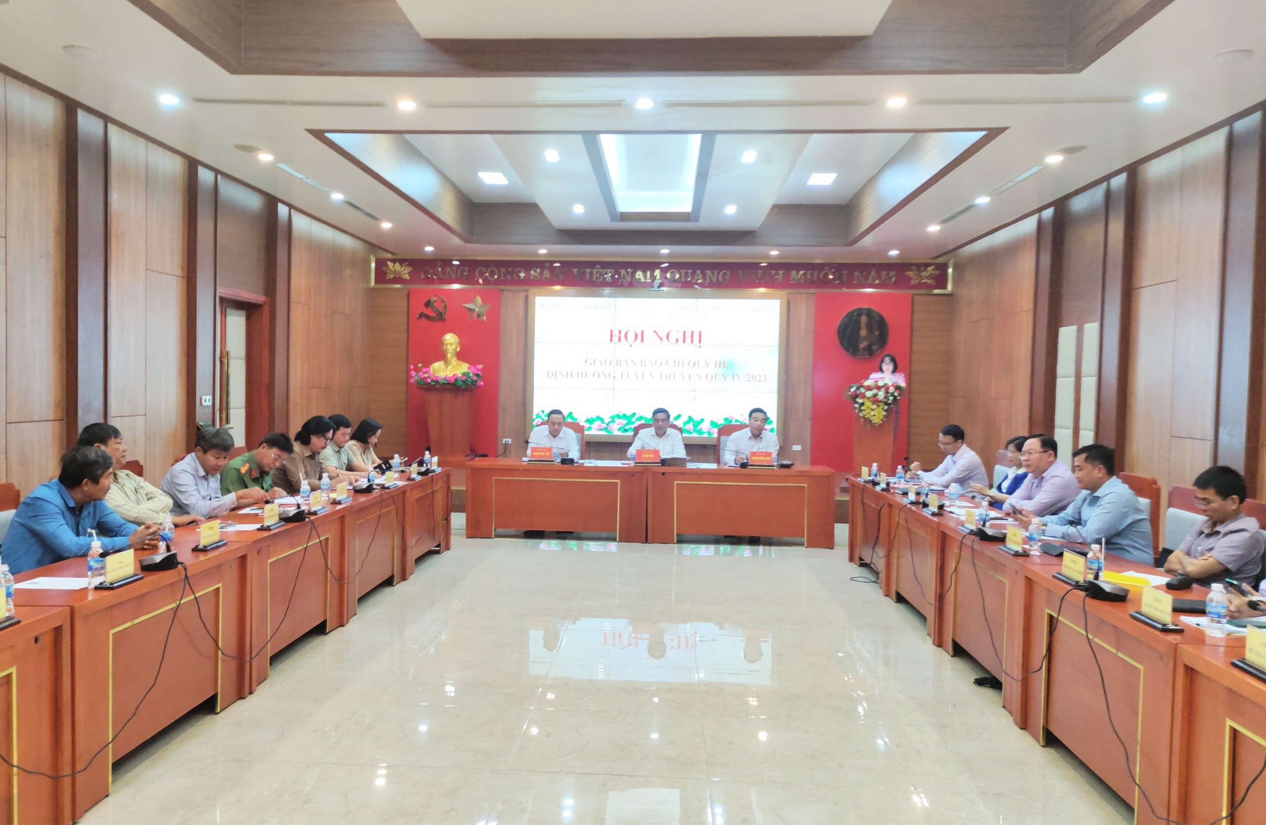 Báo chí cần tích cực định hướng dư luận, định hướng thông tin